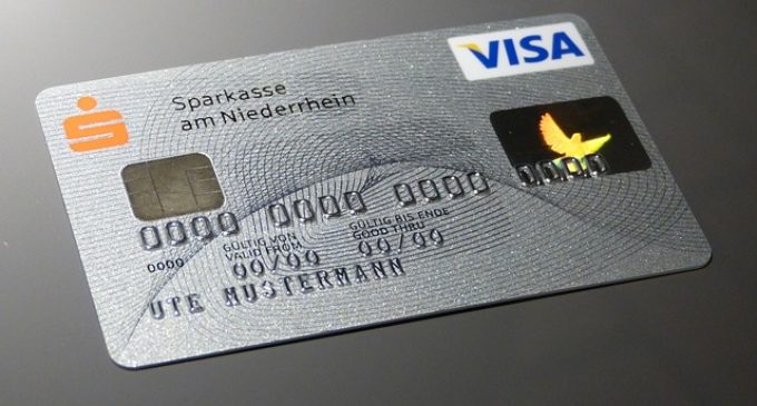 Jakie są koszty używania karty kredytowej za granicą?